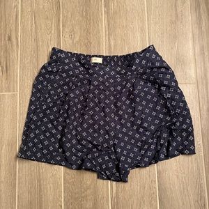 🌟New🌟 High Waisted H&M shorts